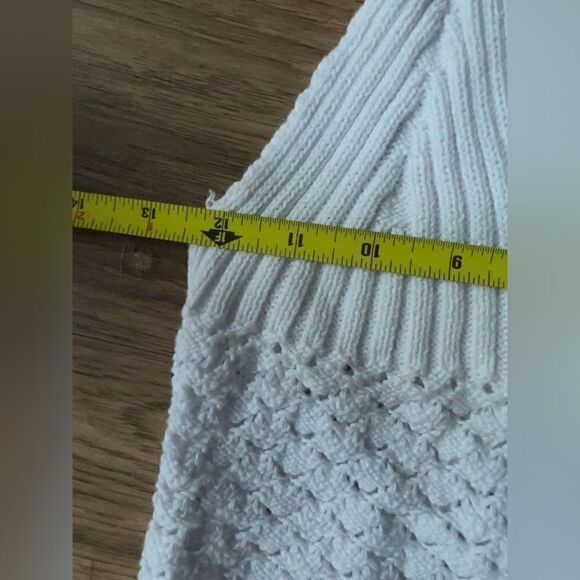 Crochet cropped tank top with tie up back size s - Picture 5 of 5